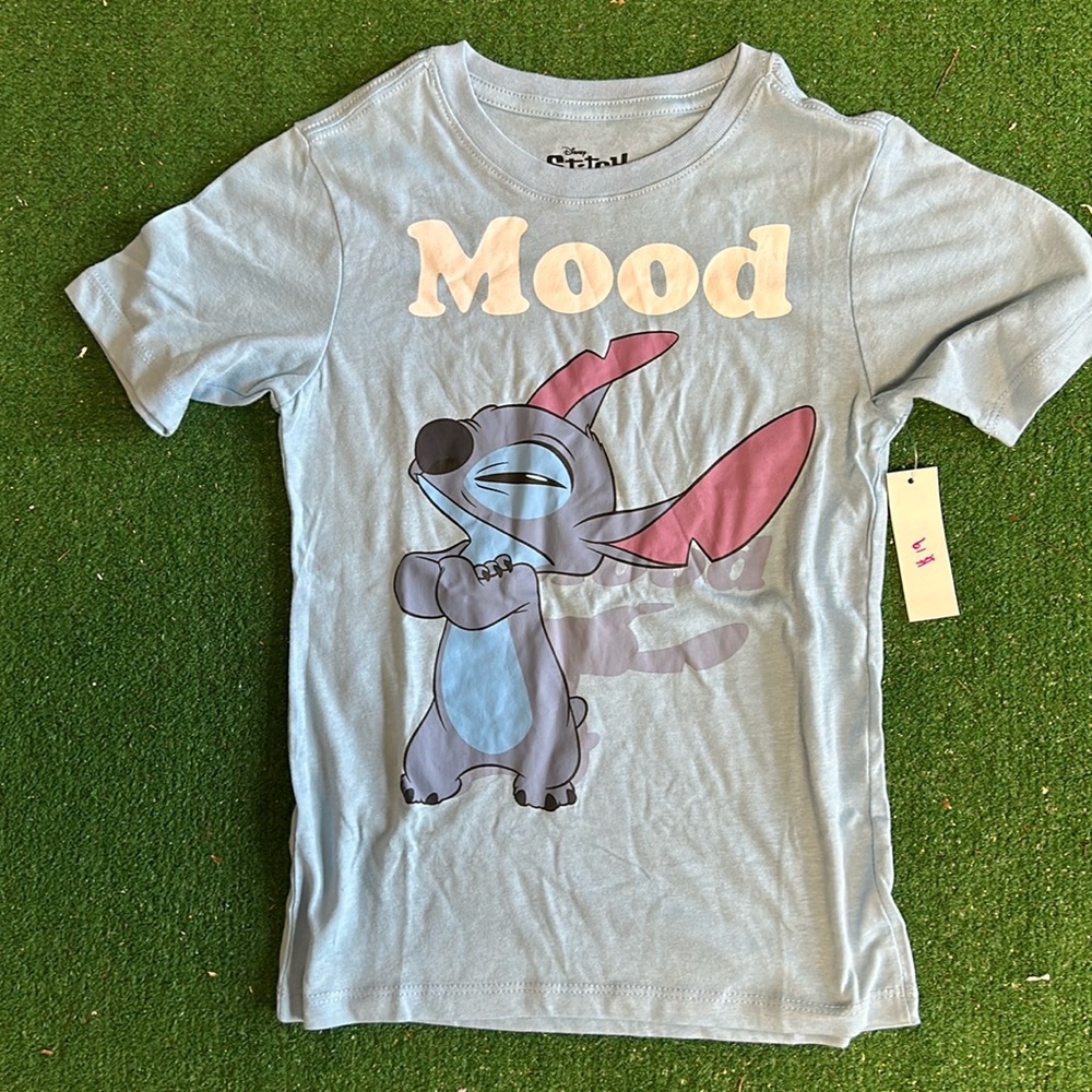 Women’s size small Disney stitch tshirt!